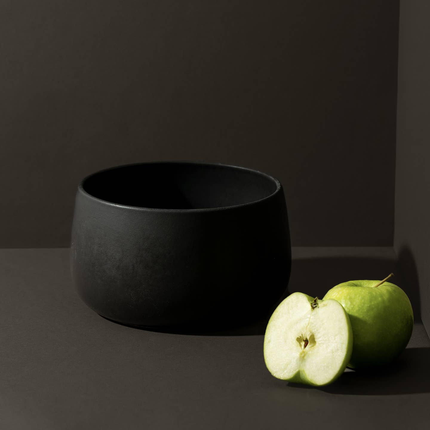 Stoneware Serving Bowl | Ewa 68 oz Matte Black