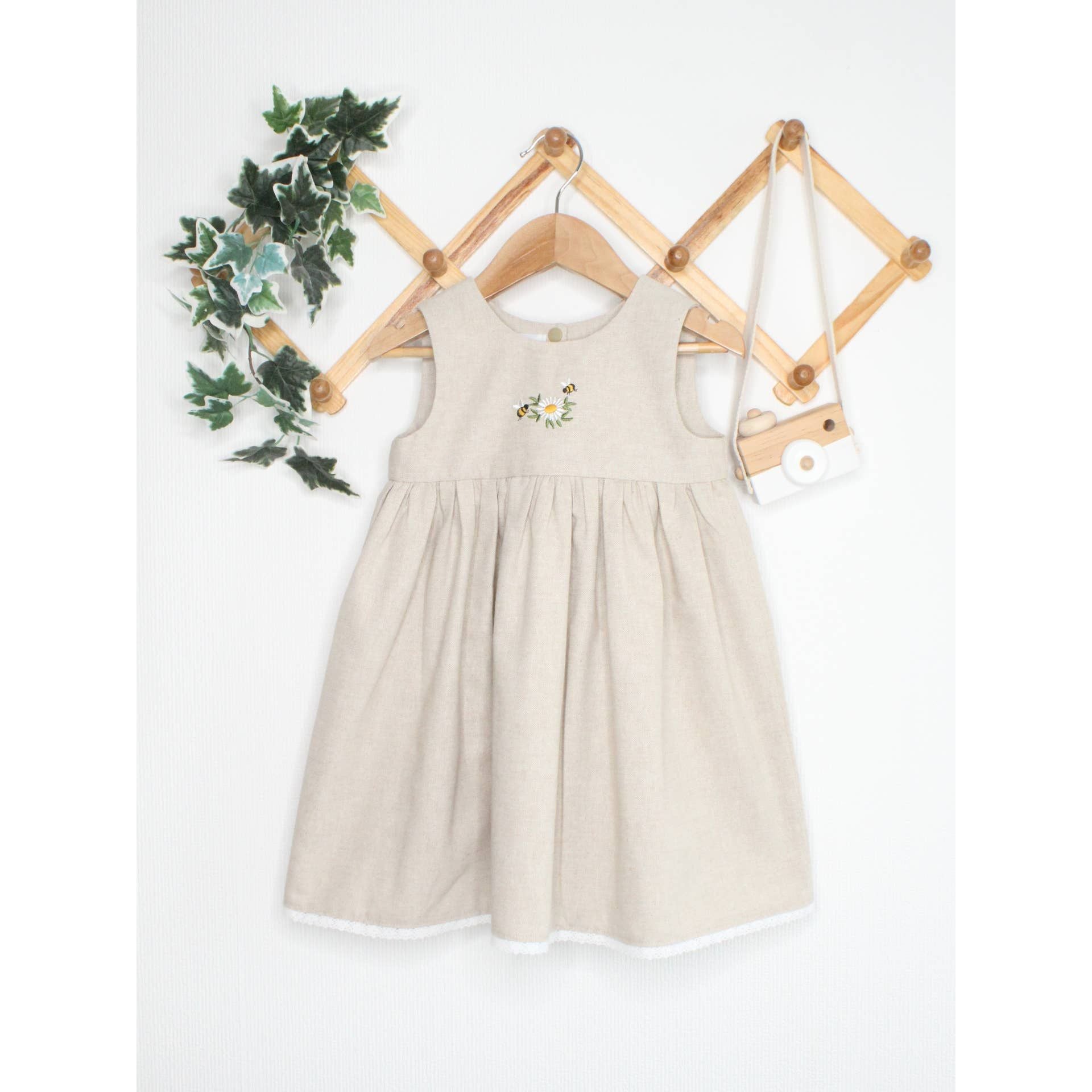 Ashley Rose Embroidered Daisy Bee Dress | 4 Years